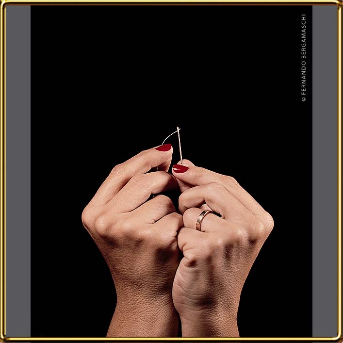 Threading a needle. Photo Pharma Lab